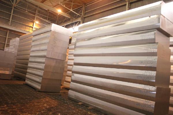 مصنع الألومنيوم يعمل بكامل طاقته بعد ان تسلم الوقود