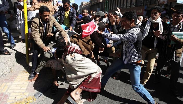 جرحى وقتلى في اشتباكات بين المقاومة الشعبية وعناصر الحوثي جنوب اليمن