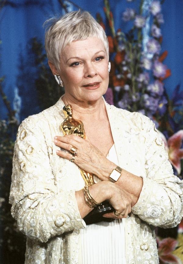 “جودي دنش” تحقق رقمًا قياسيًا في الفوز بجائزة أوليفييه