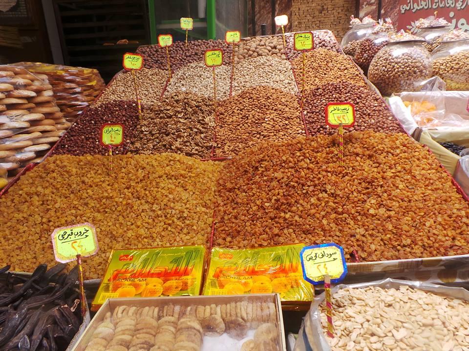 البلح بـ21 جنيه وقمرالدين بـ26.. “التموين” تعلن أسعار ياميش رمضان