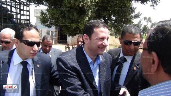 بالصور .. زيارة مفاجئة لوزير التموين بأسيوط