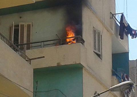 اشتعال النيران بأحد العمارات بالفيوم جراء إلقاء قنابل الغاز