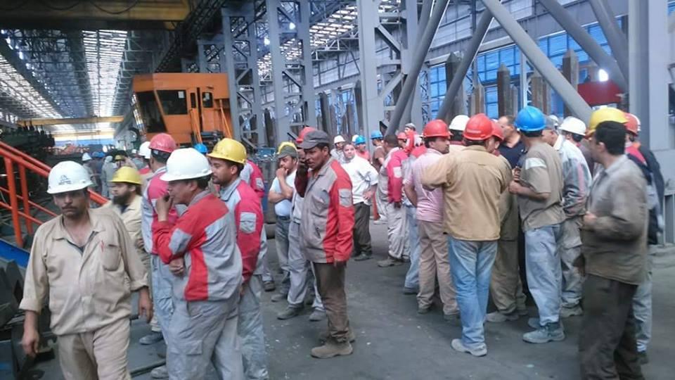 إضراب عمال شركة بشاي للحديد والصلب عن العمل للمطالبة بزيادة الأجور