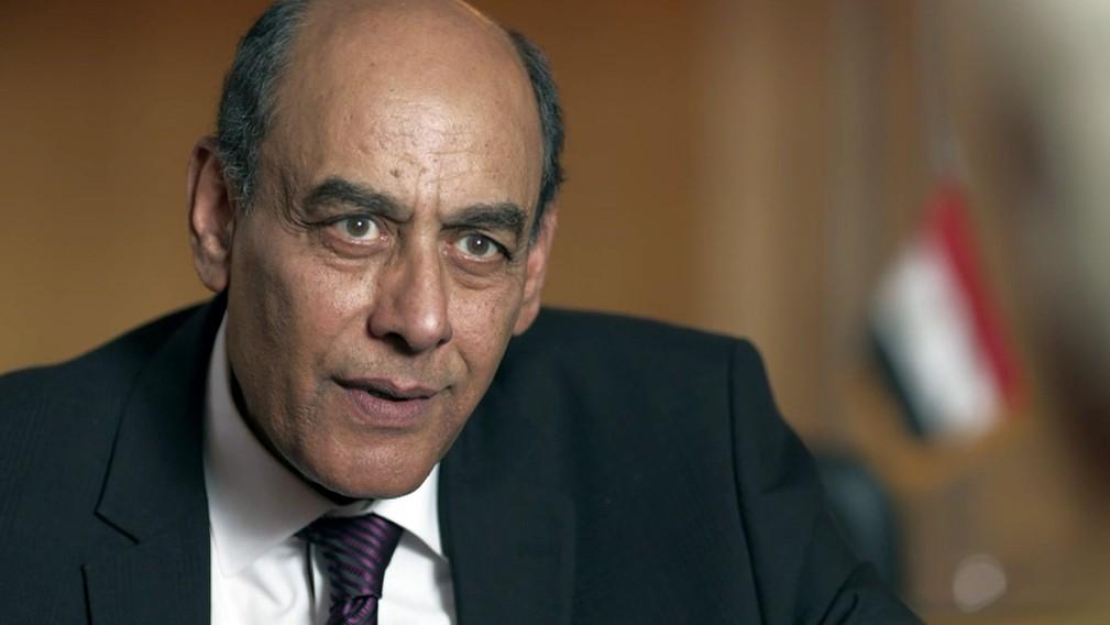 بالفيديو.. أحمد بدير.. من البكاء على “المخلوع” إلى “التطبيل” للسيسي