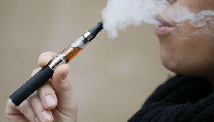 دعوات لوضع ضوابط على السجائر الإلكترونية في أمريكا