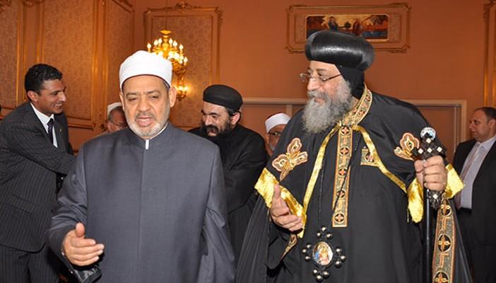 الطيب يصل الكاتدرائية لتهنئة تواضروس بعيد القيامة