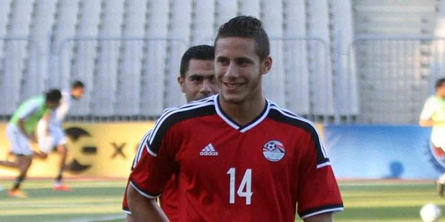 رمضان صبحي يروج لأكاديمية الأهلي بالكويت