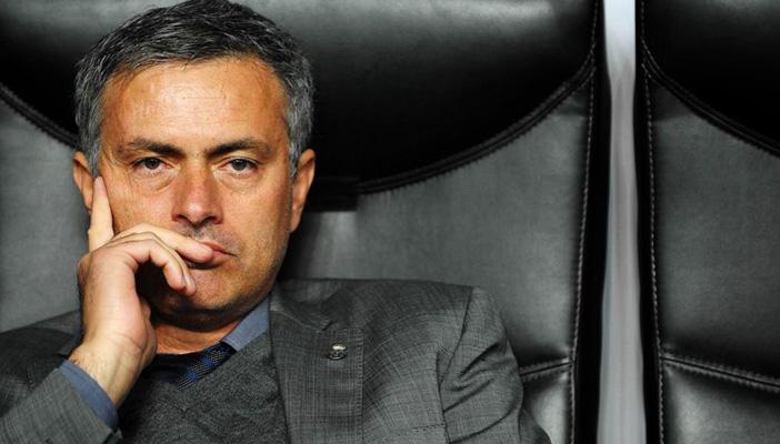 مورينيو يقترب من قيادة “باريس سان جيرمان”