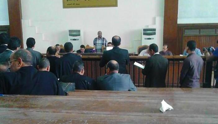 بالفيديو.. متهم بـ”الدفاع الجوي”: مراتي قلعوها قدامي علشان أعترف