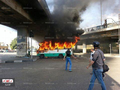 اشتباكات بين مجهولين ومتظاهرين أمام القضاء العالي