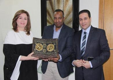 بالفيديو..مظهر شاهين: إلهام شاهين أختي بالإسلام والأخلاق