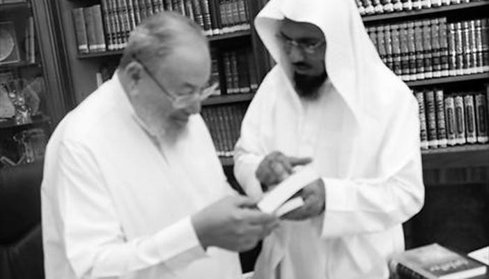 لقاء بين القرضاوي و”العودة” حول الأحداث الجارية بالعالم الإسلامي