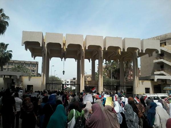 تظاهرة لطلاب جامعة المنصورة تنديدا باستمرار اعتقال زملائهم