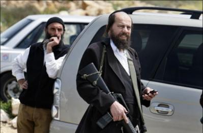 اتهام  مستوطنين بحرق سيارات فلسطينيين  برام الله