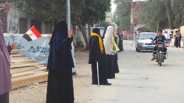 سلاﺳﻞ ﺑﺸﺮية في اﻟﺸﺮﻗية تنديدا بالانقلاب وسوء الأحوال الاقتصادية