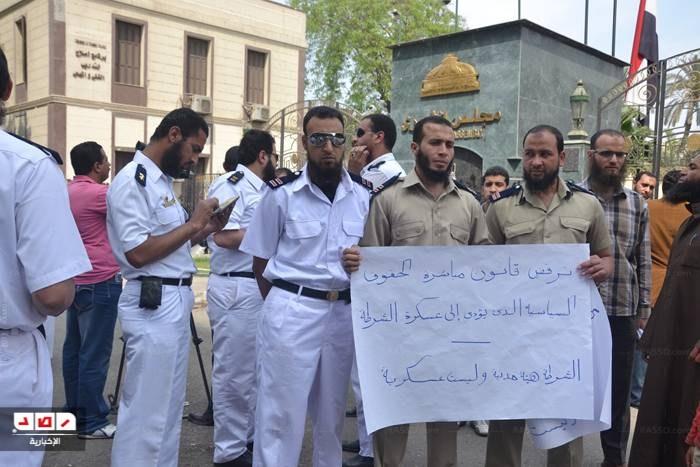 وقفة للضباط الملتحين أمام”الشورى” ضد عسكرة الشرطة