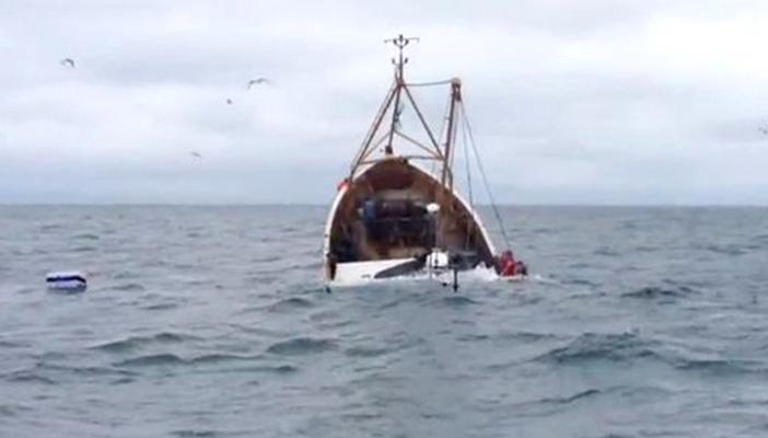 مصرع وإصابة 6 في حادثي انقلاب مركب وسيارة بالمنيا