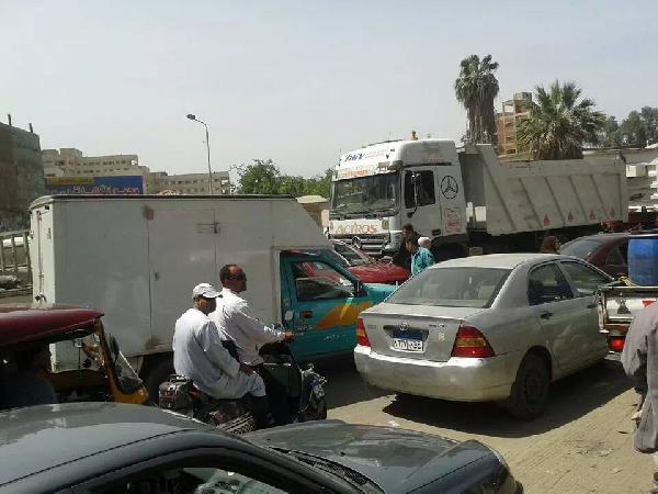 شلل وتكدس بمدخل سبرباي بطنطا