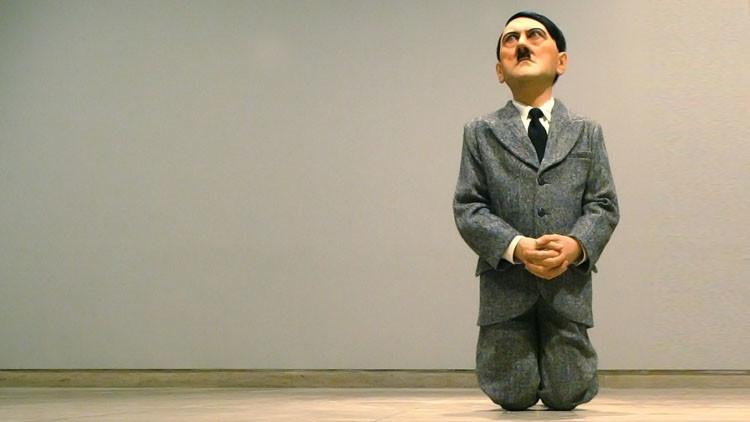 طرح تمثال “هتلر الراكع” بـ15 مليون دولار