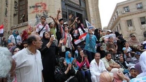 وقفة أنصار عكاشة ضد تعديل السلطة القضائية ولعودة مبارك