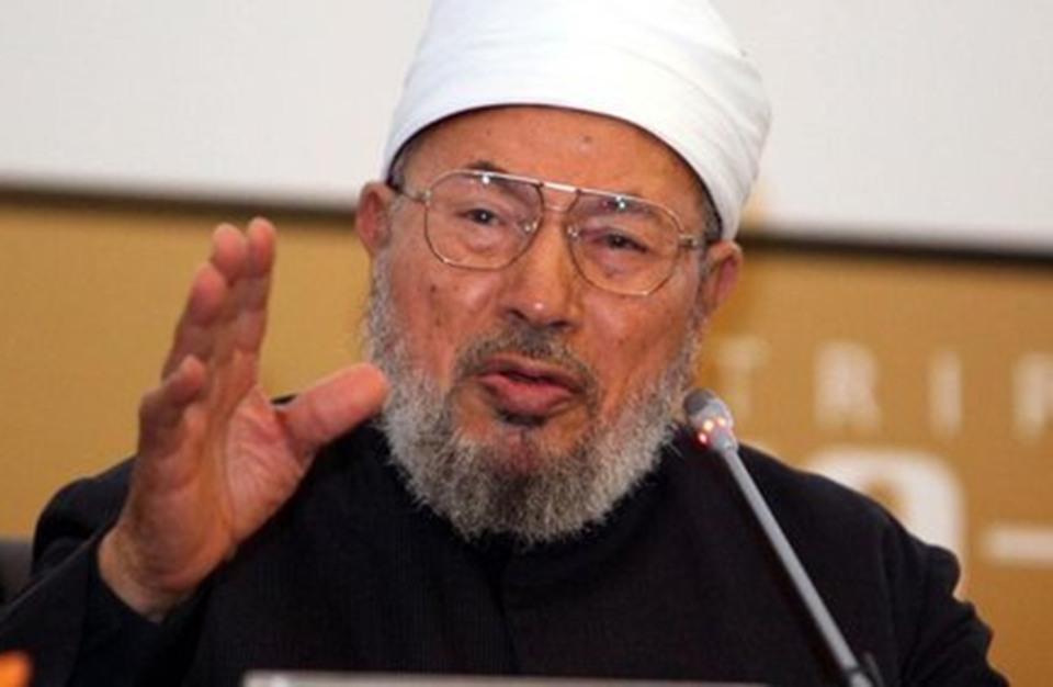 القرضاوي: من حق المظلوم أن يصرخ ويكسر قيد ظالمه