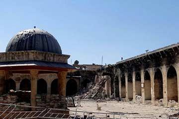 مدرعات نظام الأسد تدمر مئذنة المسجد الأموي بحلب