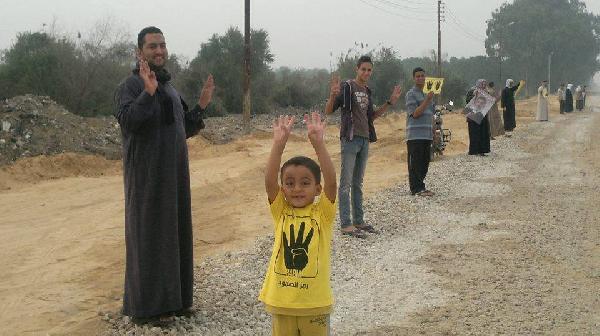 سلاسل بشرية ومسيرة بالإسماعيلية في فعاليات “حاميها حراميها”