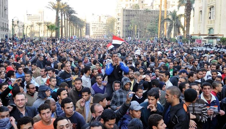 محلل إسرائيلي: بعد تراجع شعبيته.. السيسي يحارب من أجل البقاء