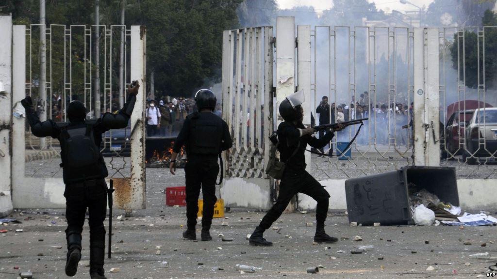 قوات الأمن تعتقل 37 متظاهرا في القاهرة والجيزة