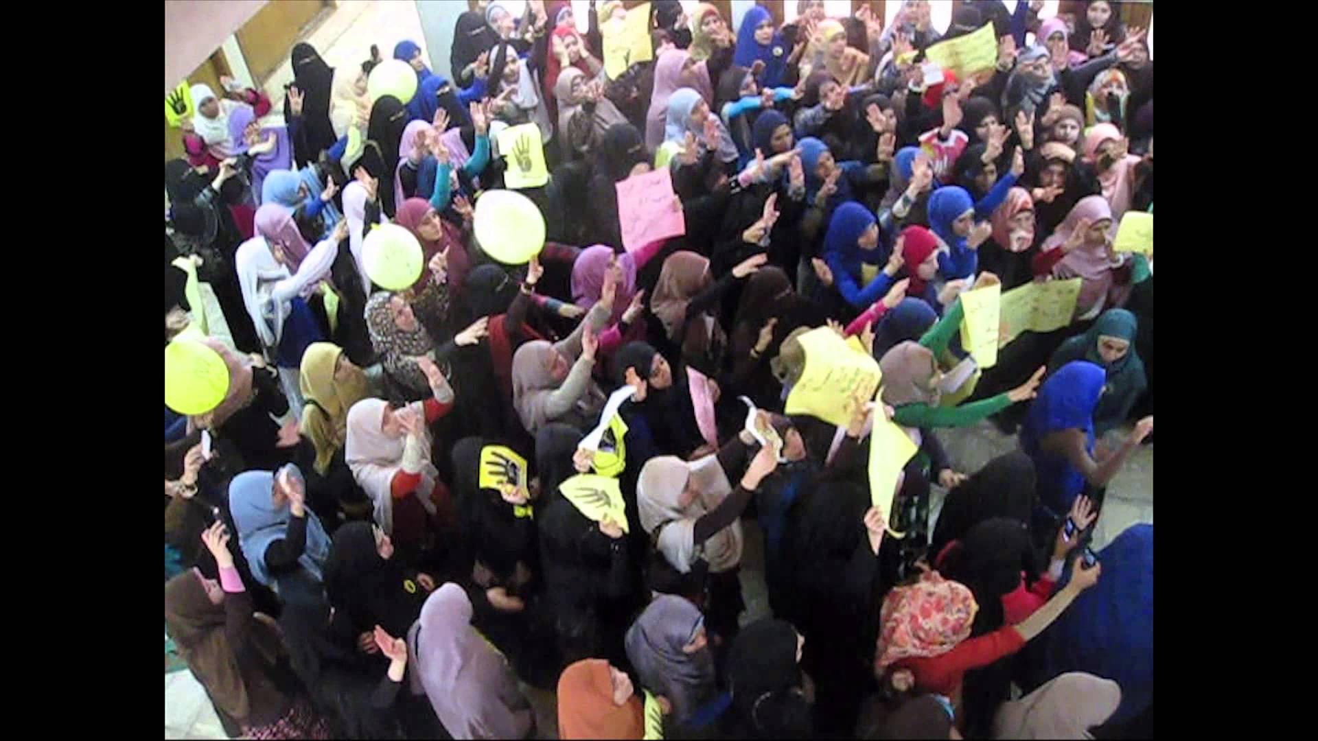 القضاء الإداري يبطل قرار جامعة الأزهر بفصل 16 طالبة