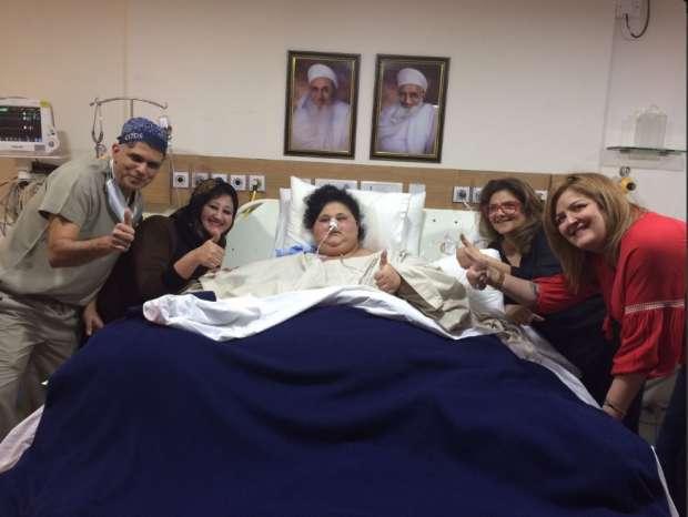 الفريق الطبي لـ”أسمن امرأة في العالم” يرد على اتهامات شقيقتها