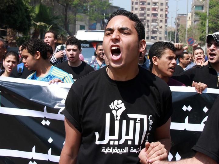 “6 أبريل” للسيسي: “المصريين مش عايزينك من زمان”