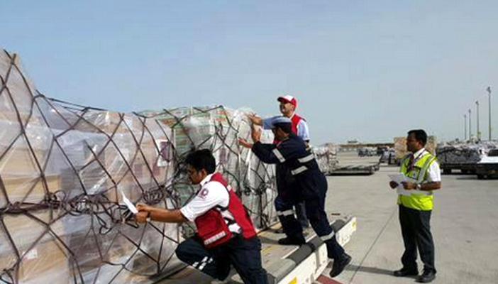 بالصور.. جسر جوي قطري لنقل مساعدات لمتضرري زلزال نيبال