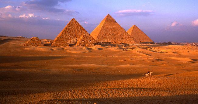 “سياحة الانقلاب”: رفع أسعار التأشيرة أول مايو المقبل