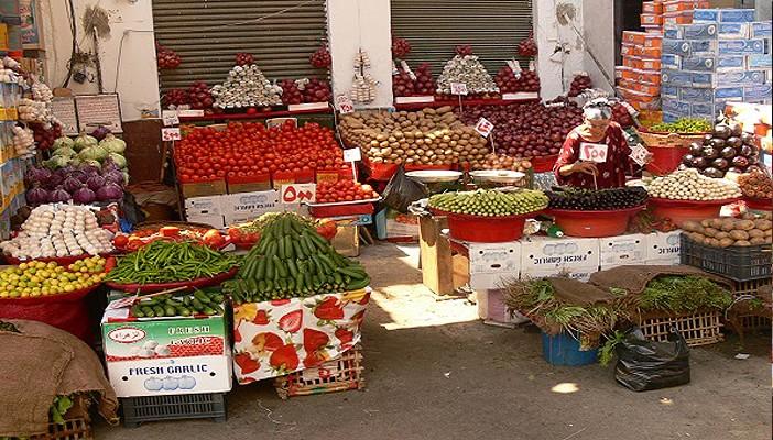 ننشر أسعار الخضراوات والفاكهة والأسماك بسوق العبور