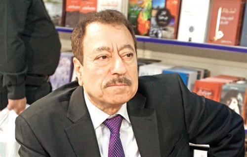 “عطوان” يشكك في تحمل “عباس” ضغوط الصهاينة والأمريكان