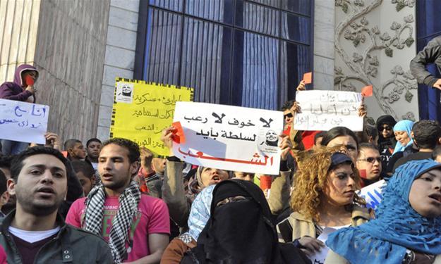 تظاهرة امام”الصحفيين”ضد أخونة الإعلام وإرهاب الصحفيين