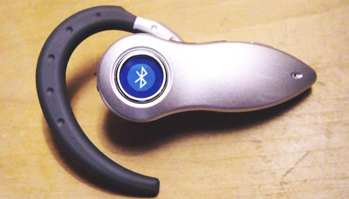 سماعة البلوتوث.. الحل الأفضل للوقاية من السرطان!