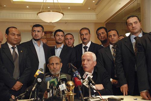 “يديعوت أحرونوت”: المصالحة لم تترك سوى خيارات محدودة