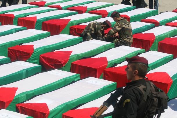 “الصهاينة” يسلمون أربع جثامين فلسطينية من المقبرة السرية