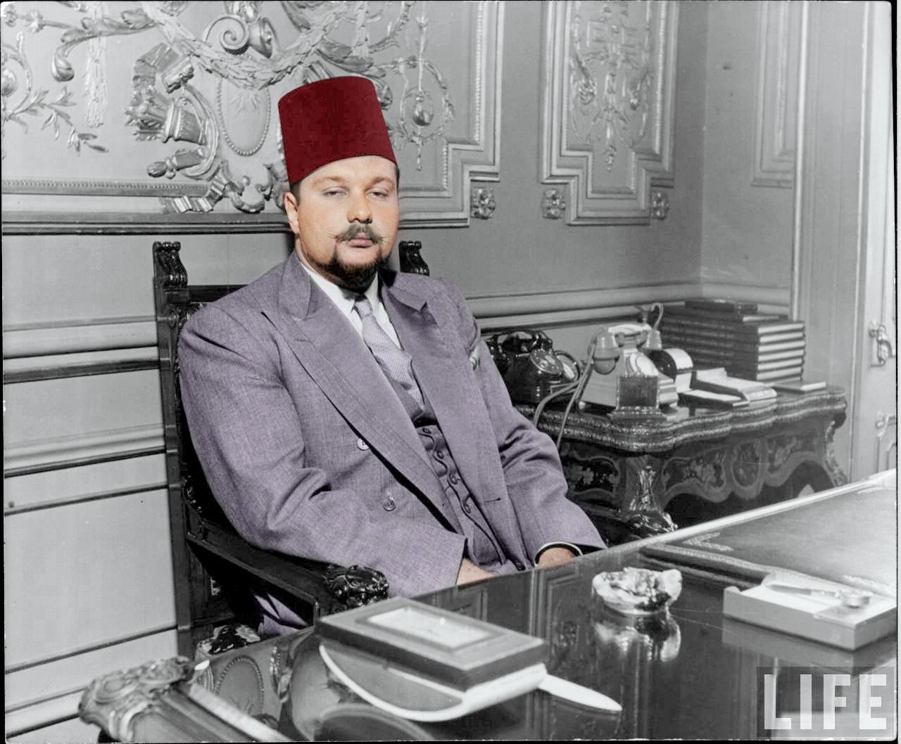 بالفيديو.. أسرة “فاروق” تنتج فيلمًا يبرئ الملك من قضية الأسلحة الفاسدة