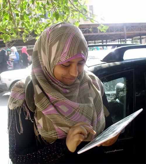 وصول الصحفية سماح إبراهيم وآخرين لمحكمة العباسية