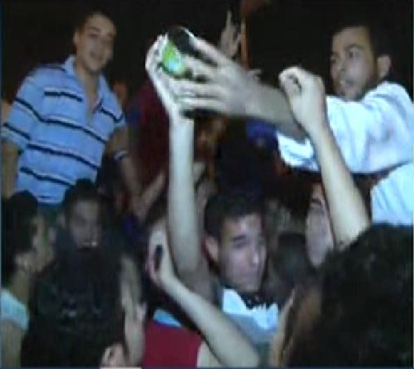 بالفيديو..الطلاب يهاجمون شيخ الأزهر بسبب التونة الفاسدة