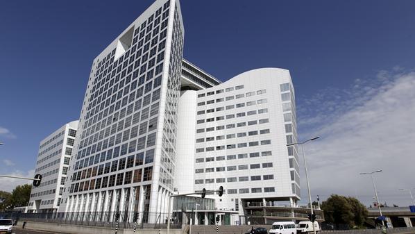 عضو “الجنائية الدولية” يصل مصر للقاء نادي القضاة