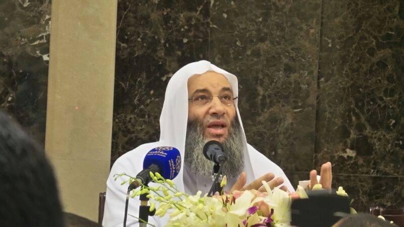 محمد حسان ينفي دعوته للمشاركة بانتخابات الانقلاب