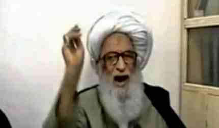 فيديو..عالم شيعي يبكي بسبب قتل 300 ضابط بالانبار