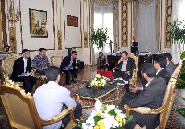 قنديل : لجنة محايدة لبحث أسباب تسمم طلاب الأزهر