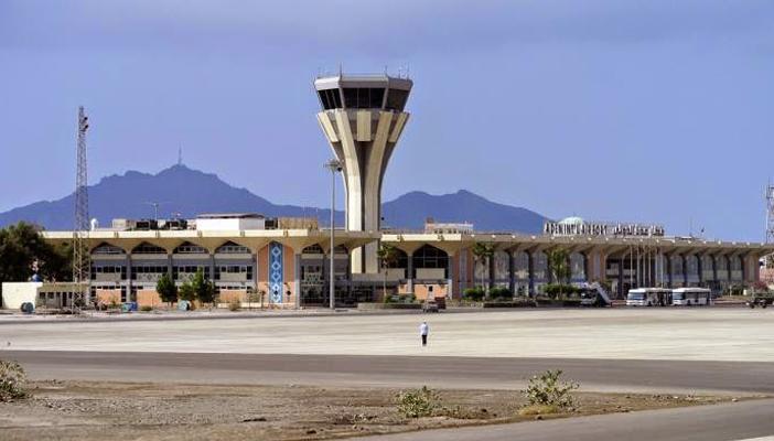 عاجل.. أنباء عن إنزال قوات برية عربية حول مطار عدن الدولي