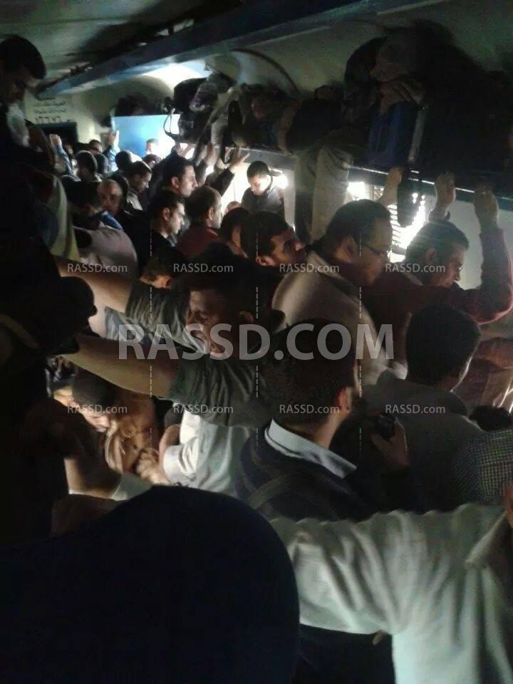 قطارات مصر تعمل بـ”البركة” ومعاناة المواطنين مستمرة