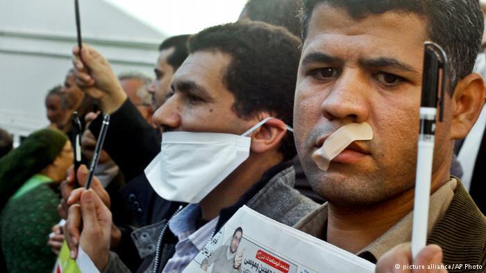 في اليوم العالمي للصحافة.. الصحفيون يسكبون دما لا حبرا